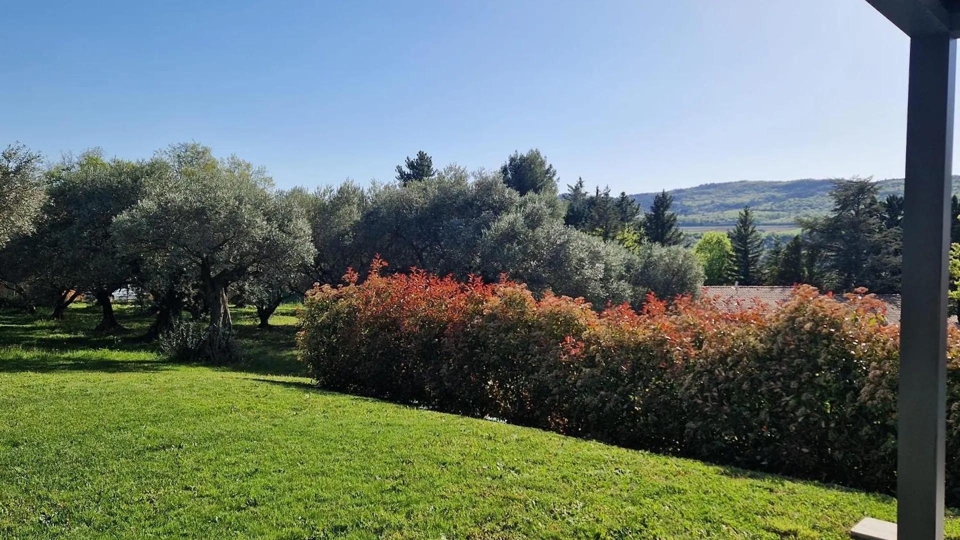 Villa Climatisee Avec Piscine Privee Volonne France